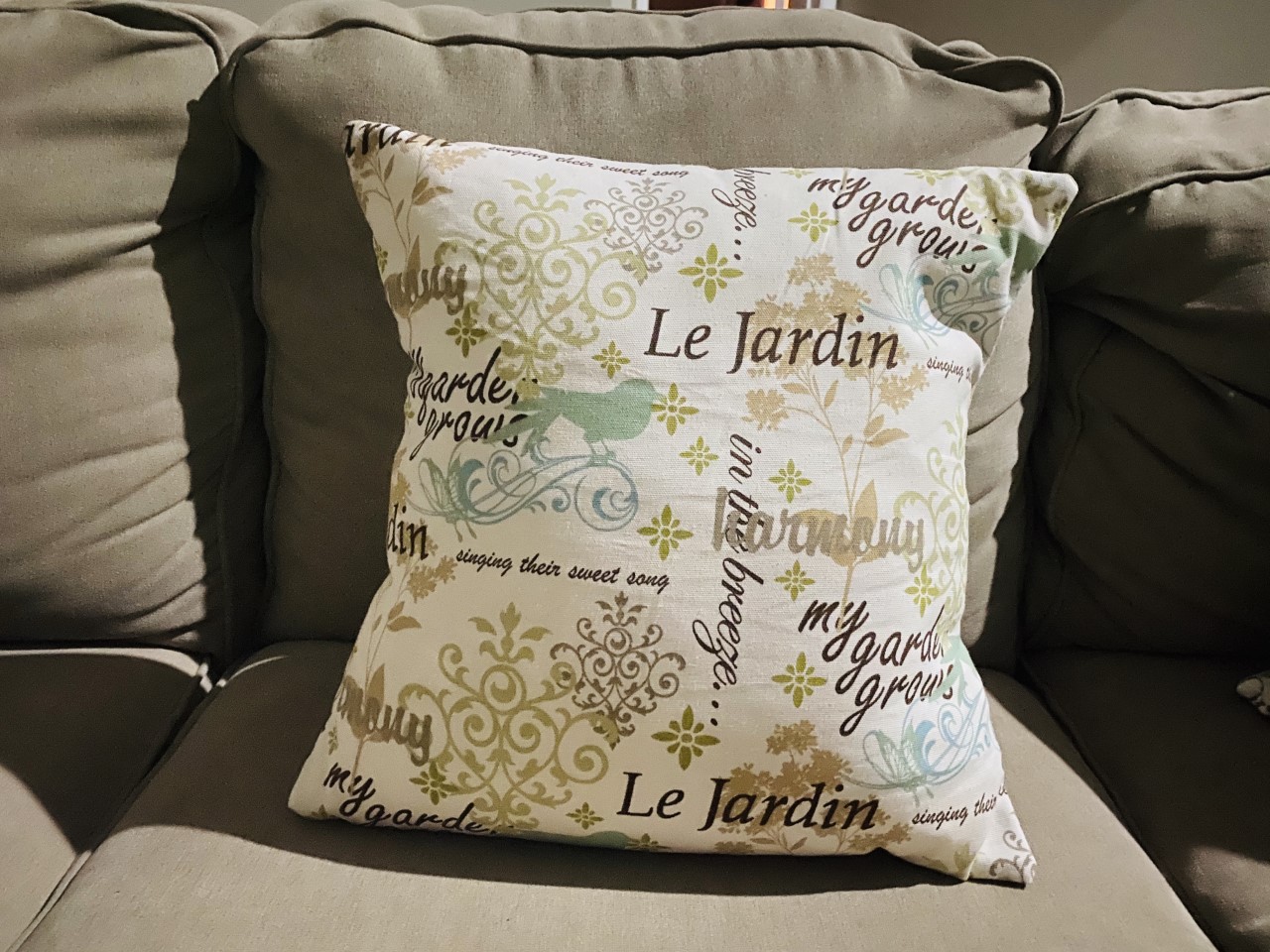 16 Home Decor Pillow kit PILLOW INSERT NOT INCLUDED MUST BE PURCHASED  SEPARATELY - My Garden - Le Jardin with bird and scroll designs, colors in  earth tones of light teal, tan
